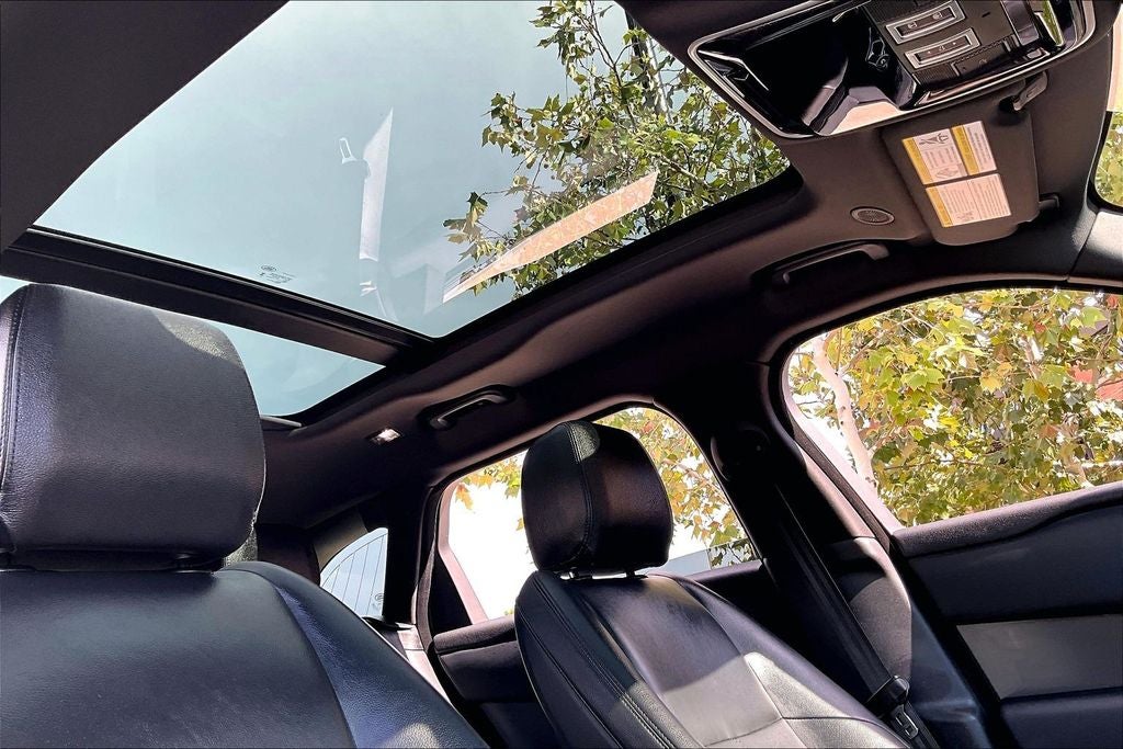 2025 Land Rover Range Rover Velar Dynamic SE
