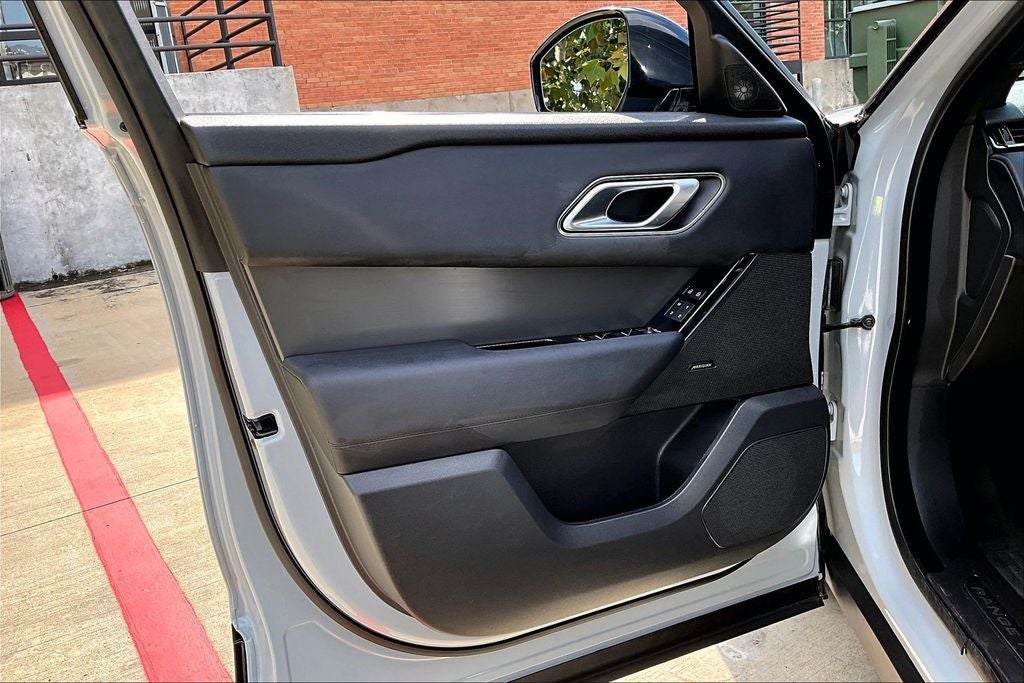 2025 Land Rover Range Rover Velar Dynamic SE