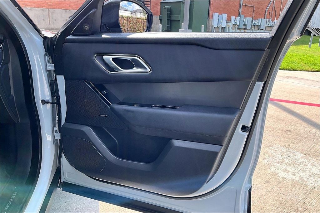 2025 Land Rover Range Rover Velar Dynamic SE