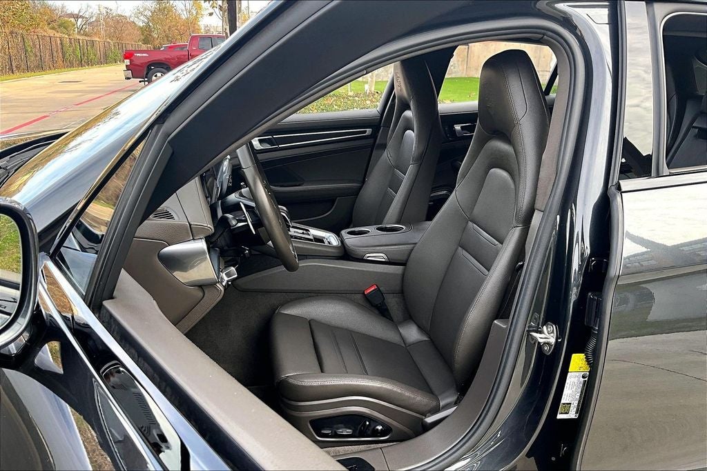 2023 Porsche Panamera Platinum Edition