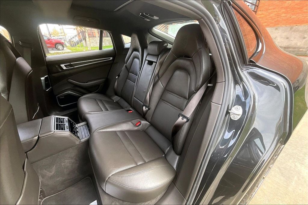 2023 Porsche Panamera Platinum Edition