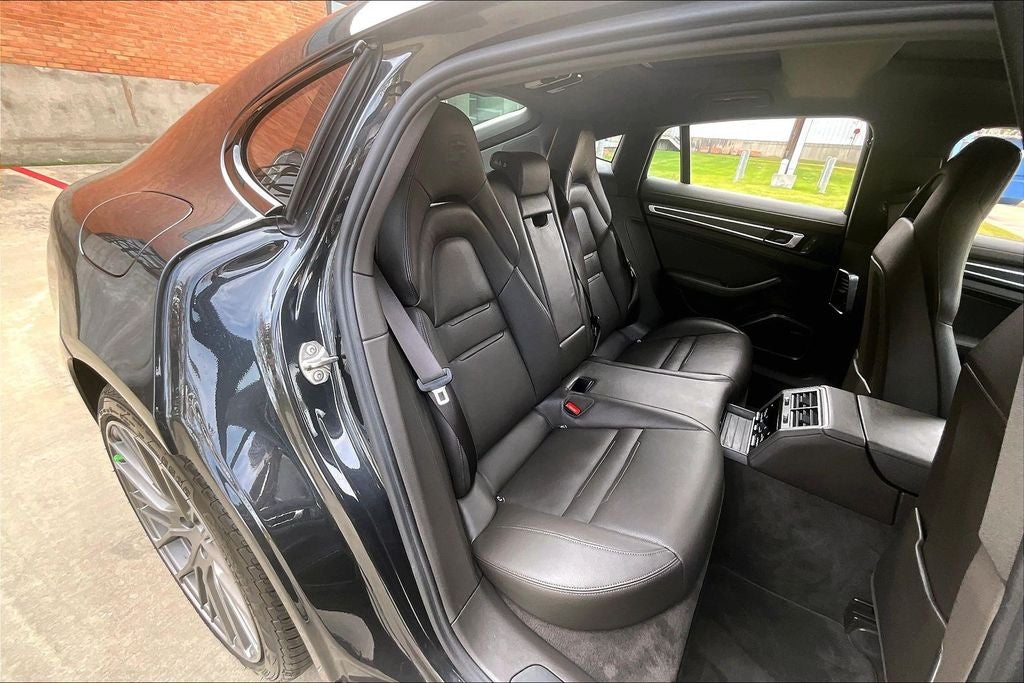 2023 Porsche Panamera Platinum Edition