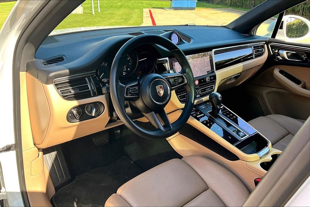 2023 Porsche Macan Base