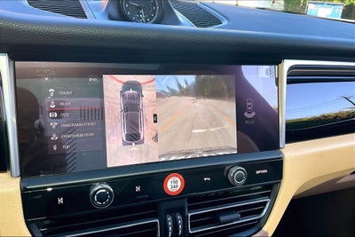 2023 Porsche Macan Base