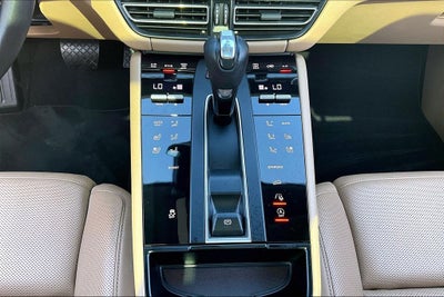 2023 Porsche Macan Base
