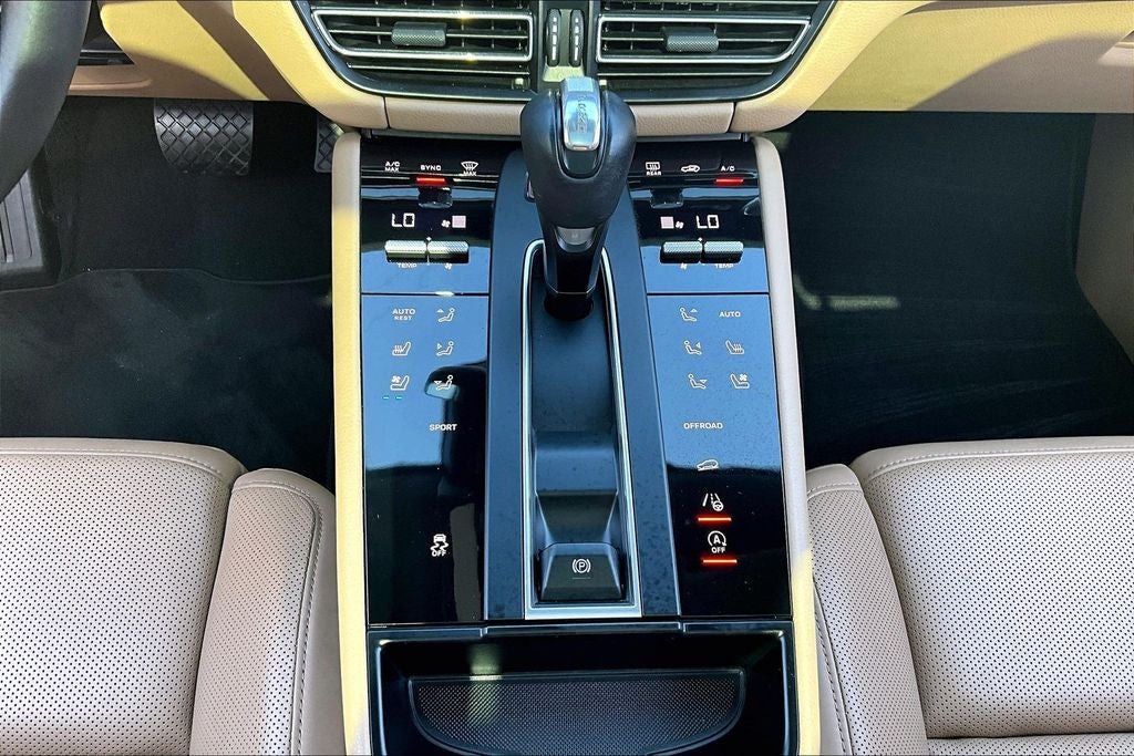 2023 Porsche Macan Base