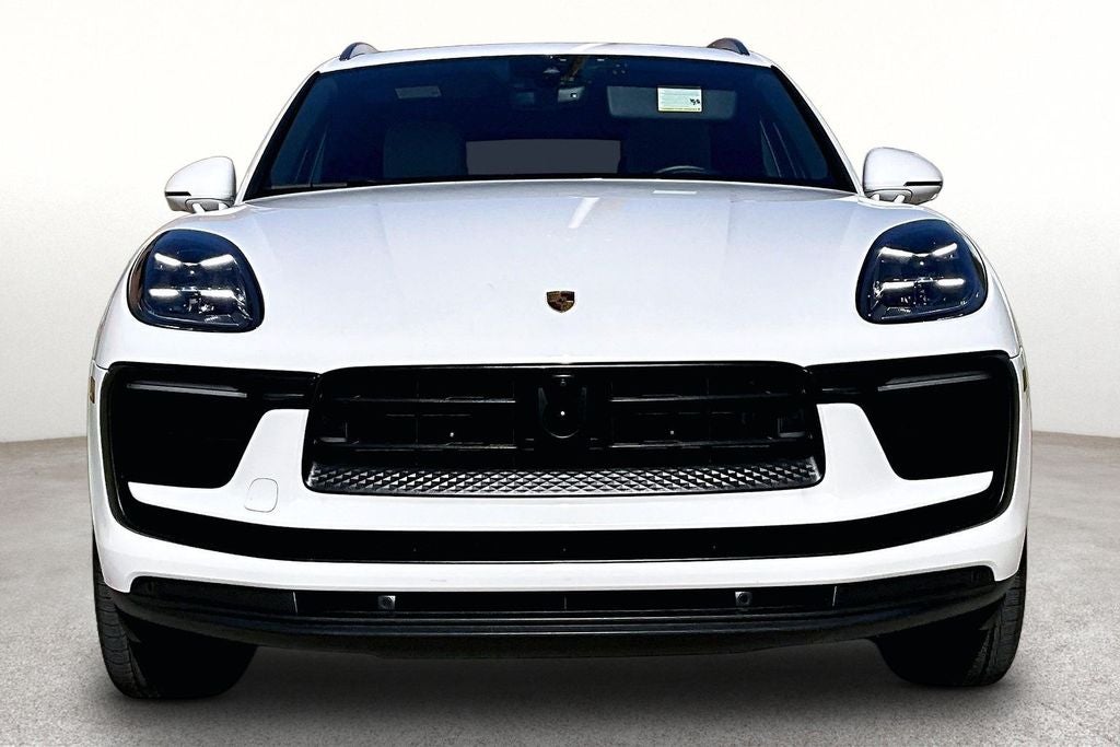 2023 Porsche Macan Base