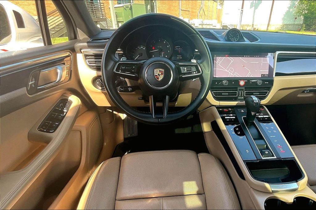 2023 Porsche Macan Base