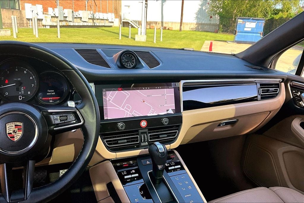 2023 Porsche Macan Base