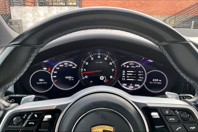 2023 Porsche Cayenne Platinum Edition