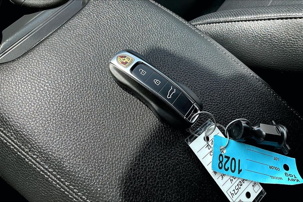 2024 Porsche Cayenne Base