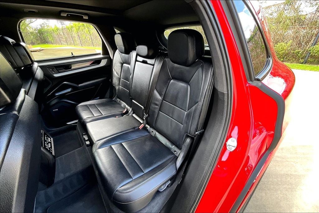 2024 Porsche Cayenne Base