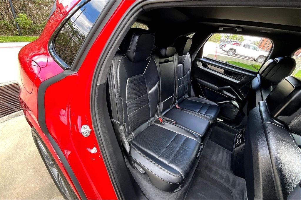 2024 Porsche Cayenne Base