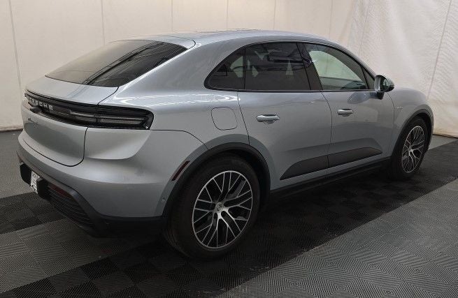 2025 Porsche Macan Electric 4
