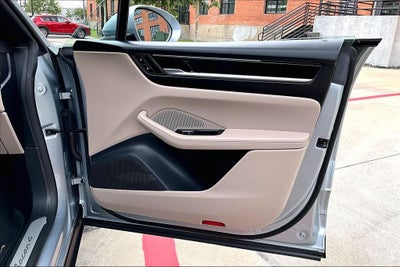 2025 Porsche Macan Electric 4