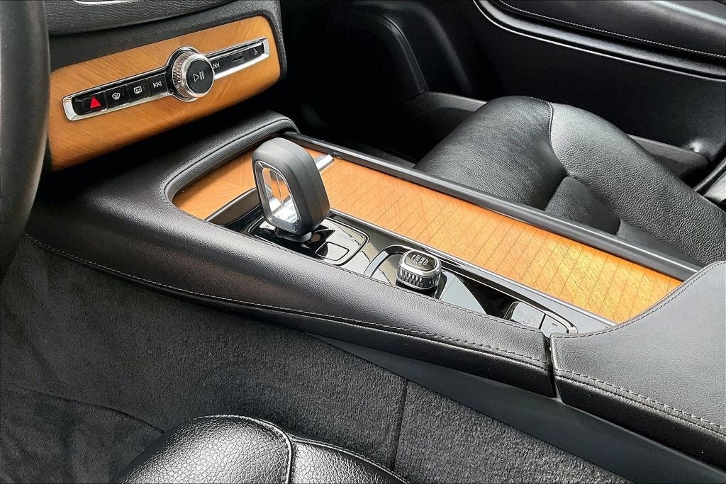 2023 Volvo XC90 B6 Plus 6-Seater