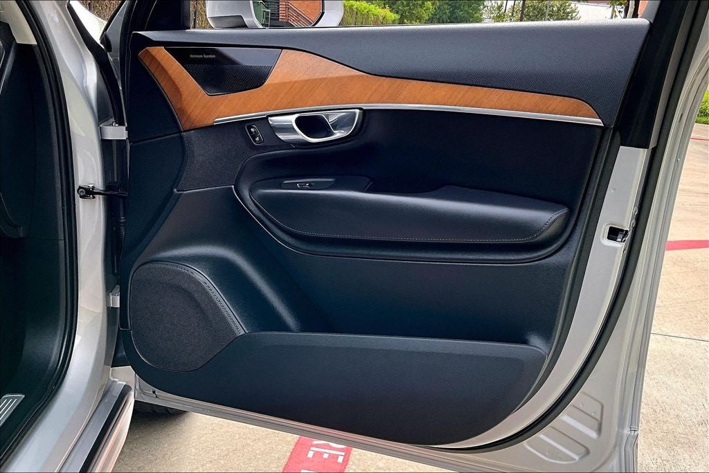 2023 Volvo XC90 B6 Plus 6-Seater