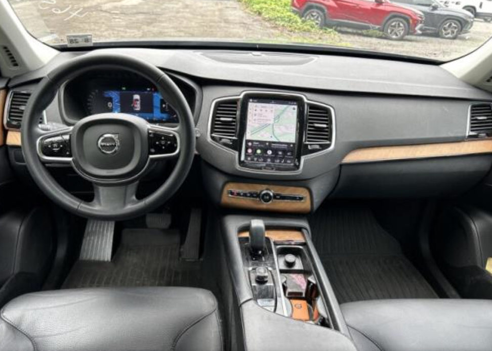 2023 Volvo XC90 B6 Plus 6-Seater