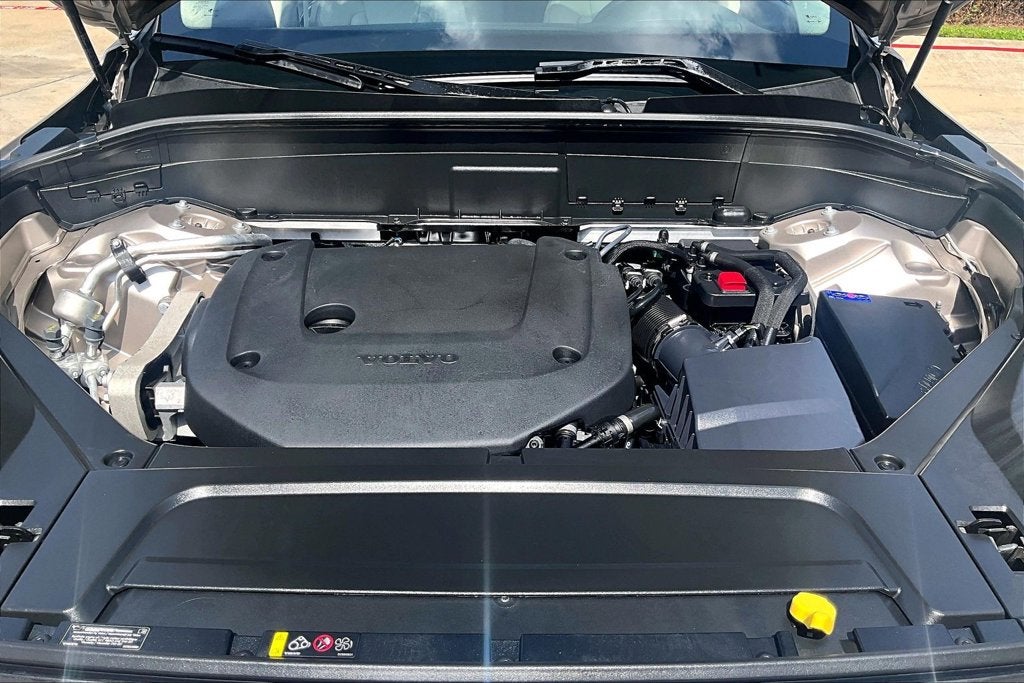 2025 Volvo XC90 B6 Plus 6-Seater