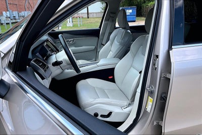 2025 Volvo XC90 B6 Plus 6-Seater