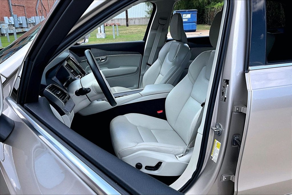 2025 Volvo XC90 B6 Plus 6-Seater