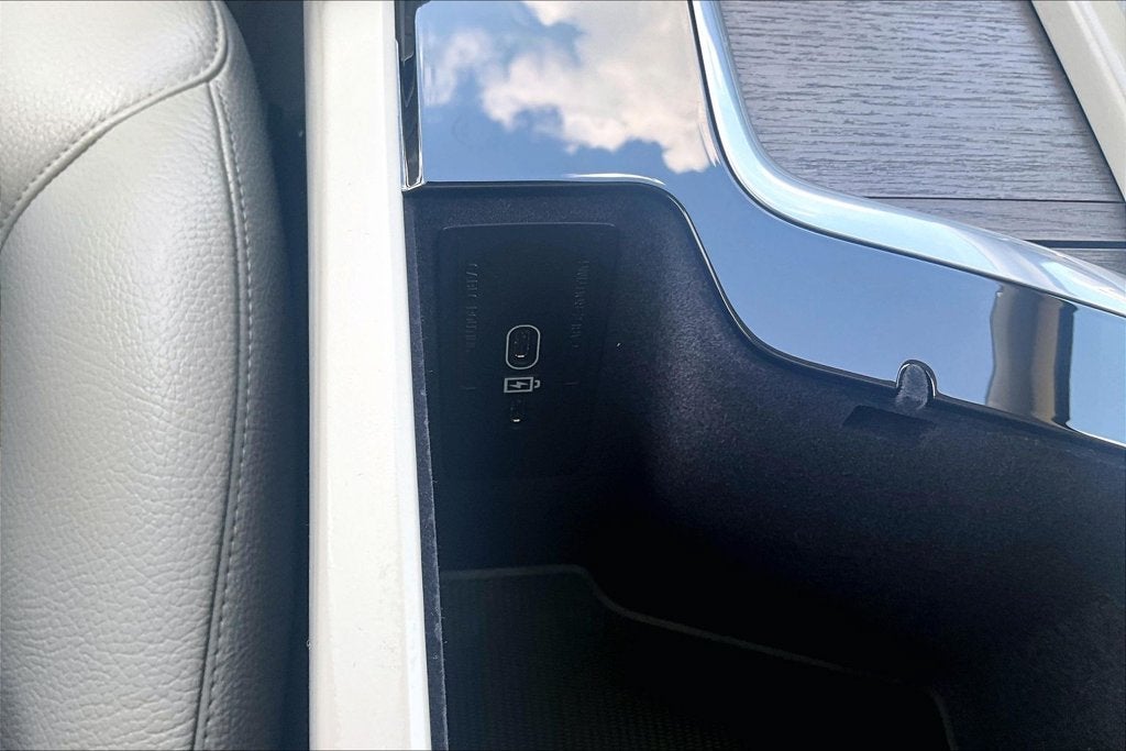 2025 Volvo XC90 B6 Plus 6-Seater