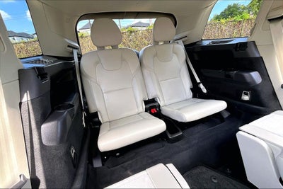 2025 Volvo XC90 B6 Plus 6-Seater
