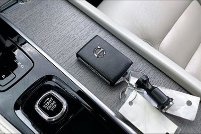 2025 Volvo XC90 B6 Plus 7-Seater