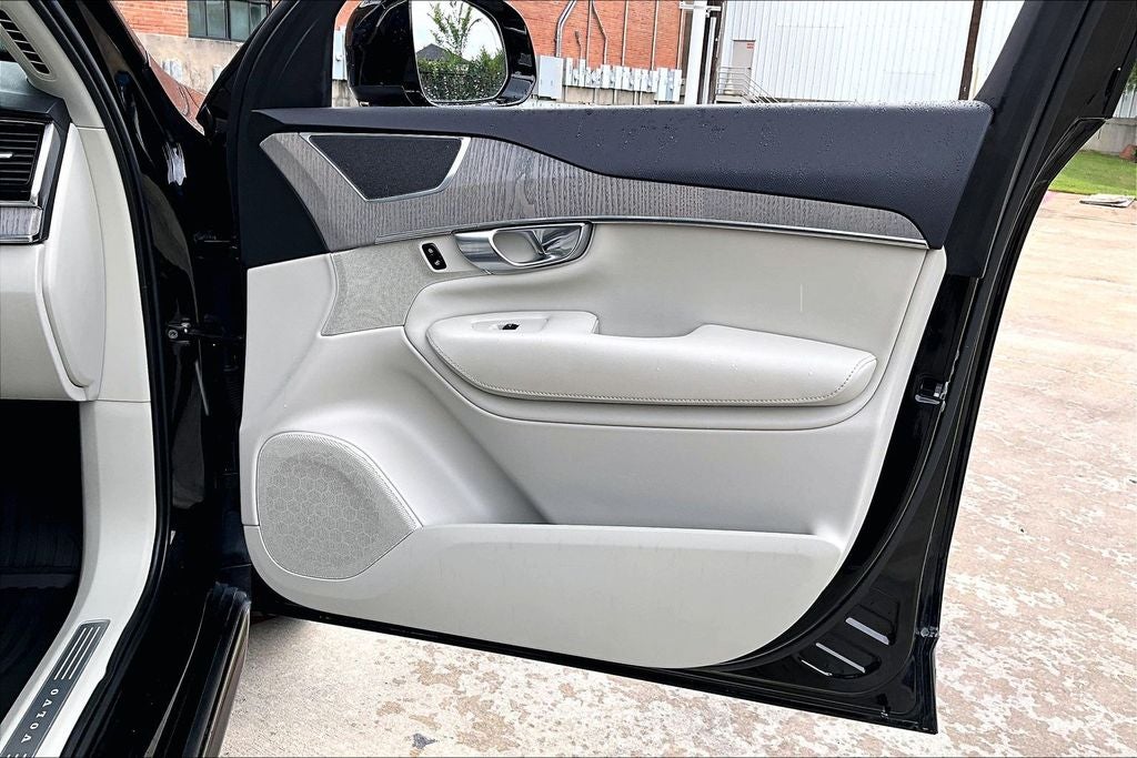 2025 Volvo XC90 B6 Plus 7-Seater