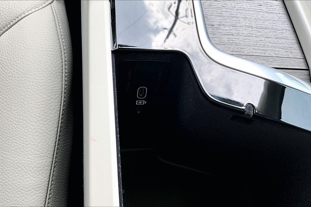 2025 Volvo XC90 B6 Plus 7-Seater