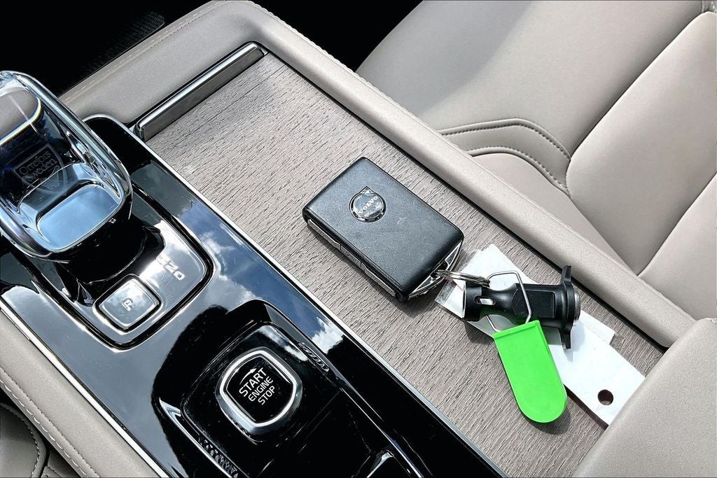 2026 Volvo XC90 B6 Plus 7-Seater
