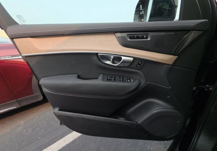 2026 Volvo XC90 B6 Plus 7-Seater