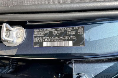 2024 Volvo XC90 B6 Plus Bright Theme