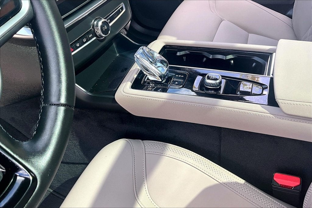 2026 Volvo XC90 B6 Plus 7-Seater