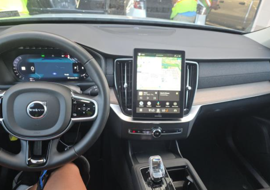 2026 Volvo XC90 B6 Plus 7-Seater