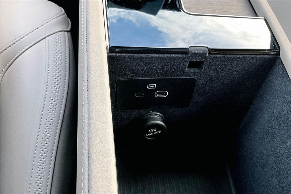 2026 Volvo XC90 B6 Plus 7-Seater