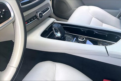 2025 Volvo XC90 B6 Plus 7-Seater