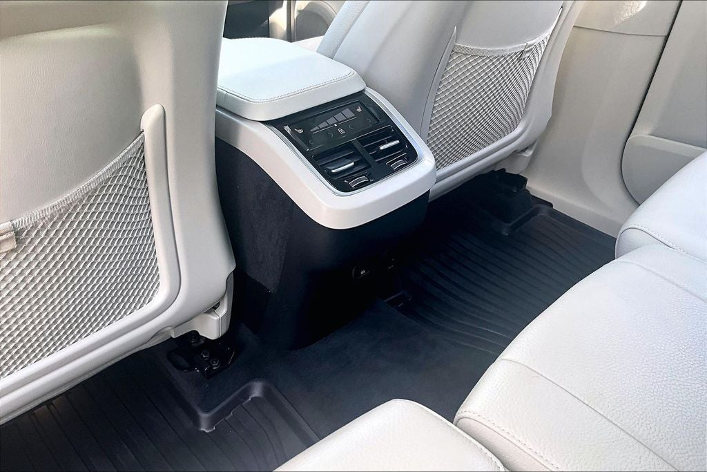 2025 Volvo XC90 B6 Plus 7-Seater