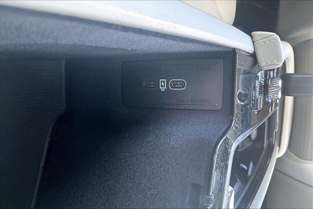 2025 Volvo XC90 B6 Plus 7-Seater