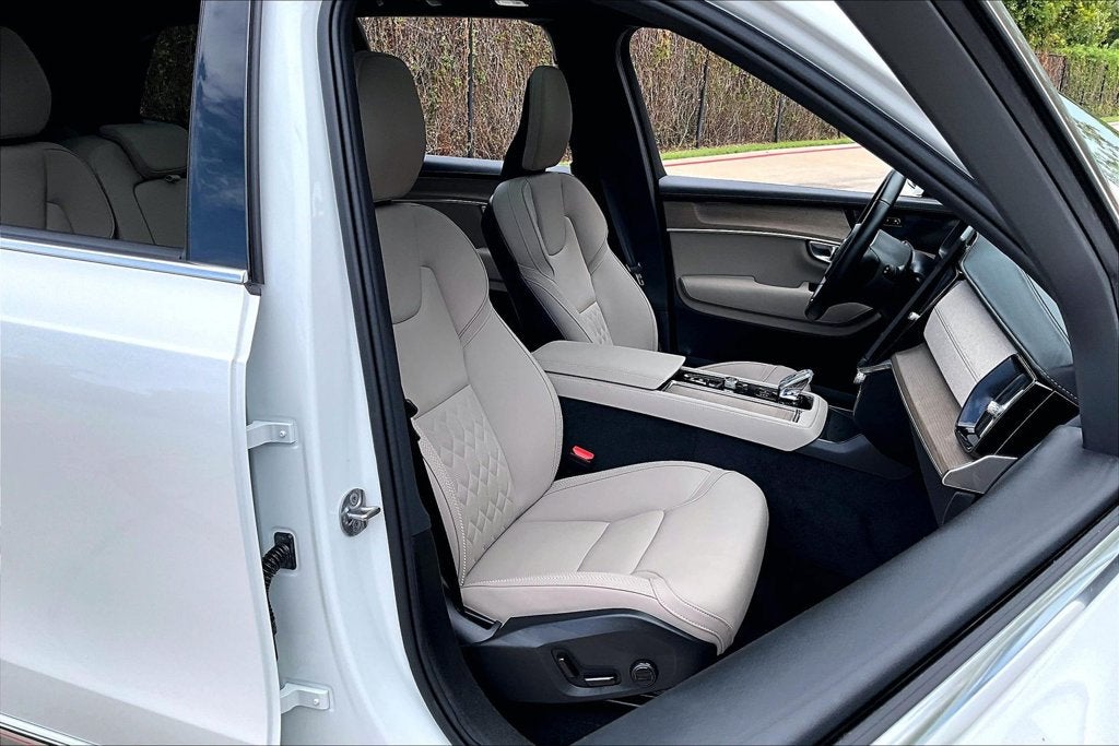 2026 Volvo XC90 B6 Plus 7-Seater