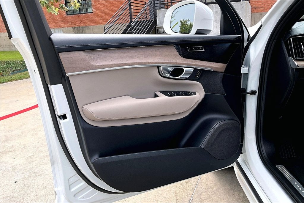 2026 Volvo XC90 B6 Plus 7-Seater