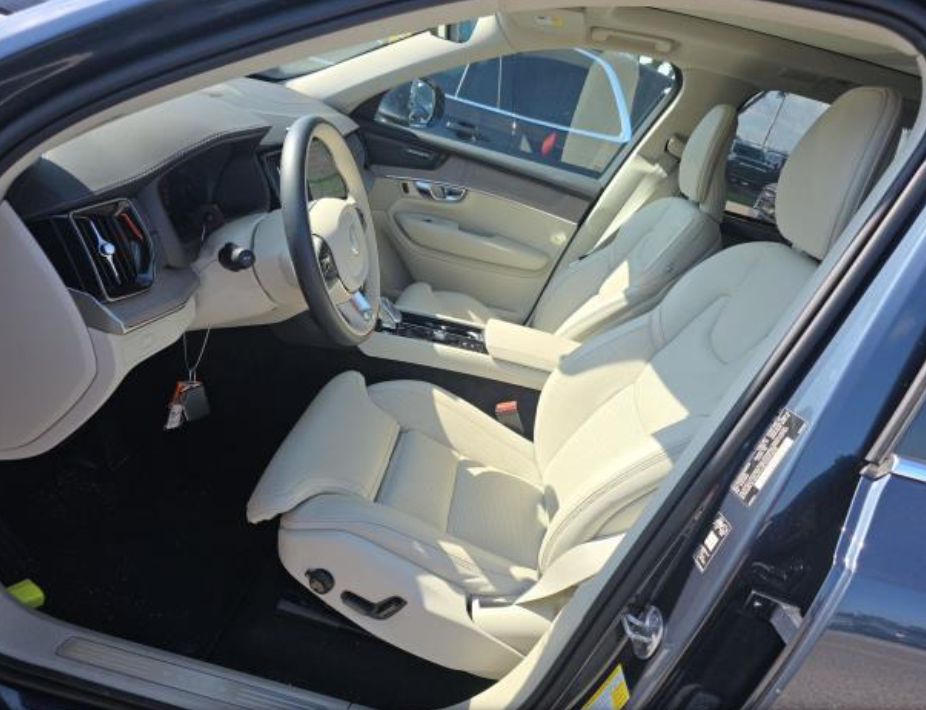 2026 Volvo XC90 B6 Ultra
