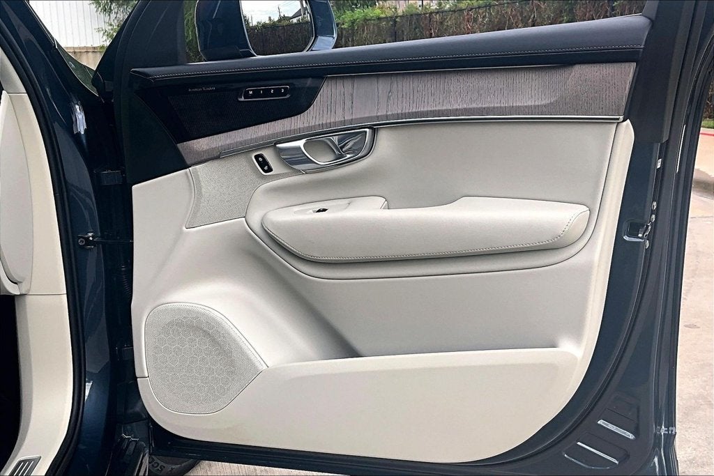 2026 Volvo XC90 B6 Ultra