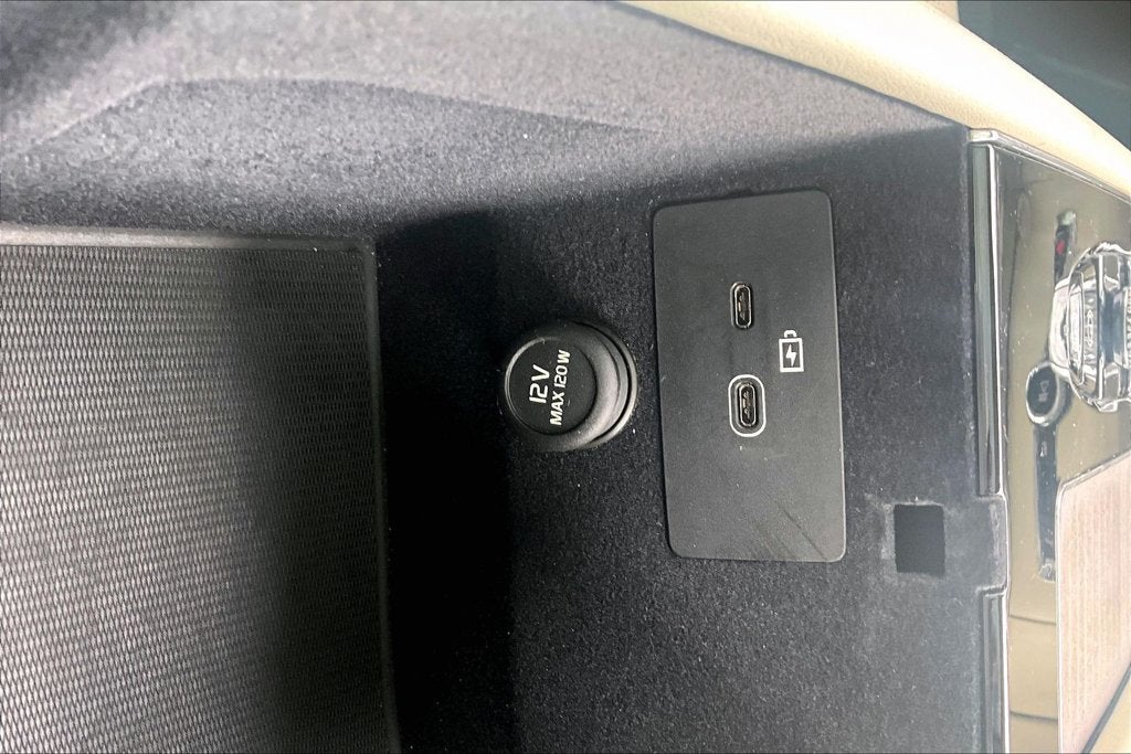 2026 Volvo XC90 B6 Ultra
