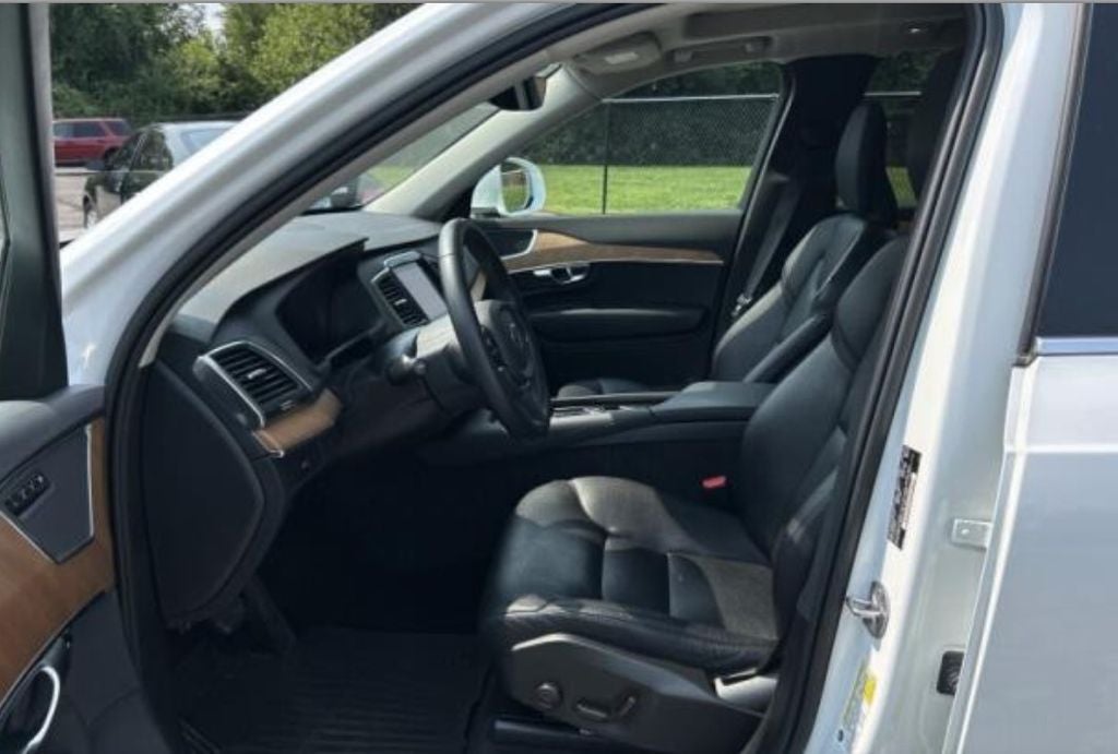 2023 Volvo XC90 B6 Core