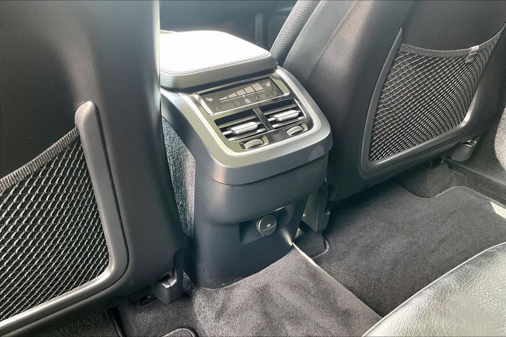 2023 Volvo XC90 B6 Core