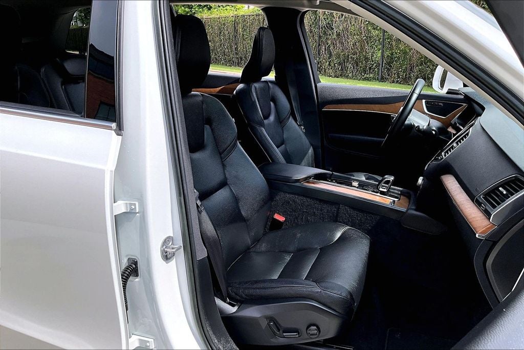 2023 Volvo XC90 B6 Core