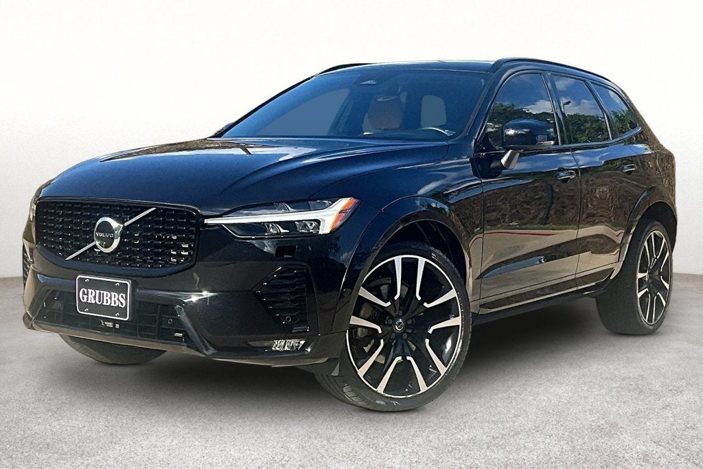 2023 Volvo XC60 B6 Ultimate Dark Theme