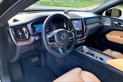 2023 Volvo XC60 B6 Ultimate Dark Theme