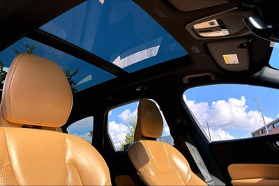 2023 Volvo XC60 B6 Ultimate Dark Theme
